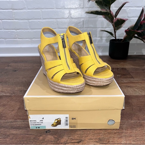 NIB Michael Kors Berkley Espadrille Wedge Sandals in Golden Yellow - Picture 1 of 14
